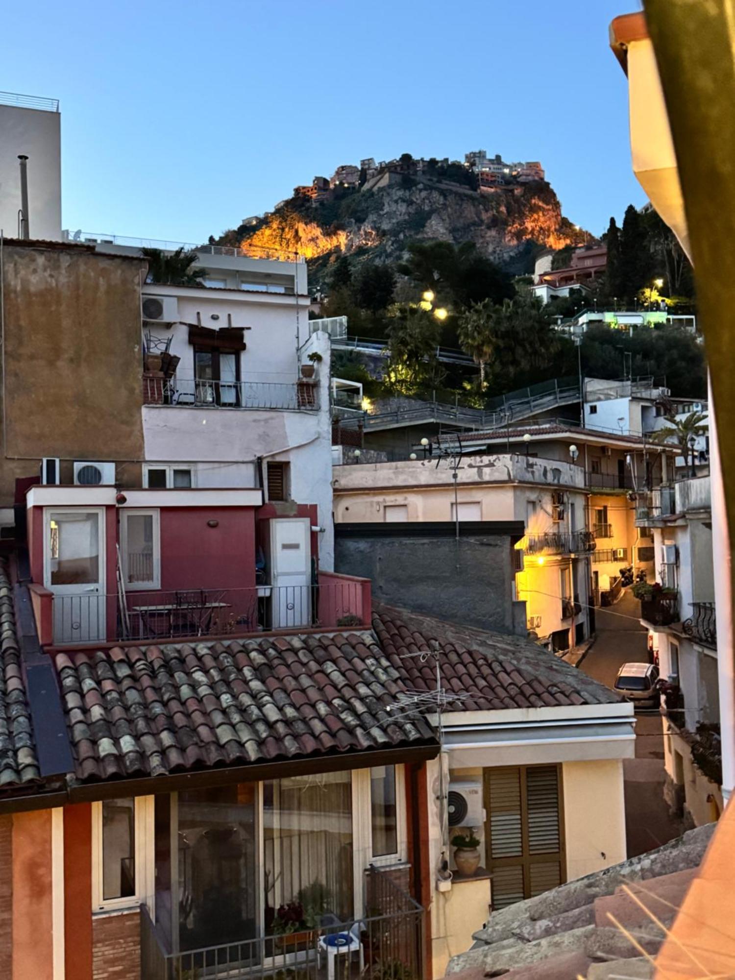 Taormina'S Sun Apartment Exterior photo