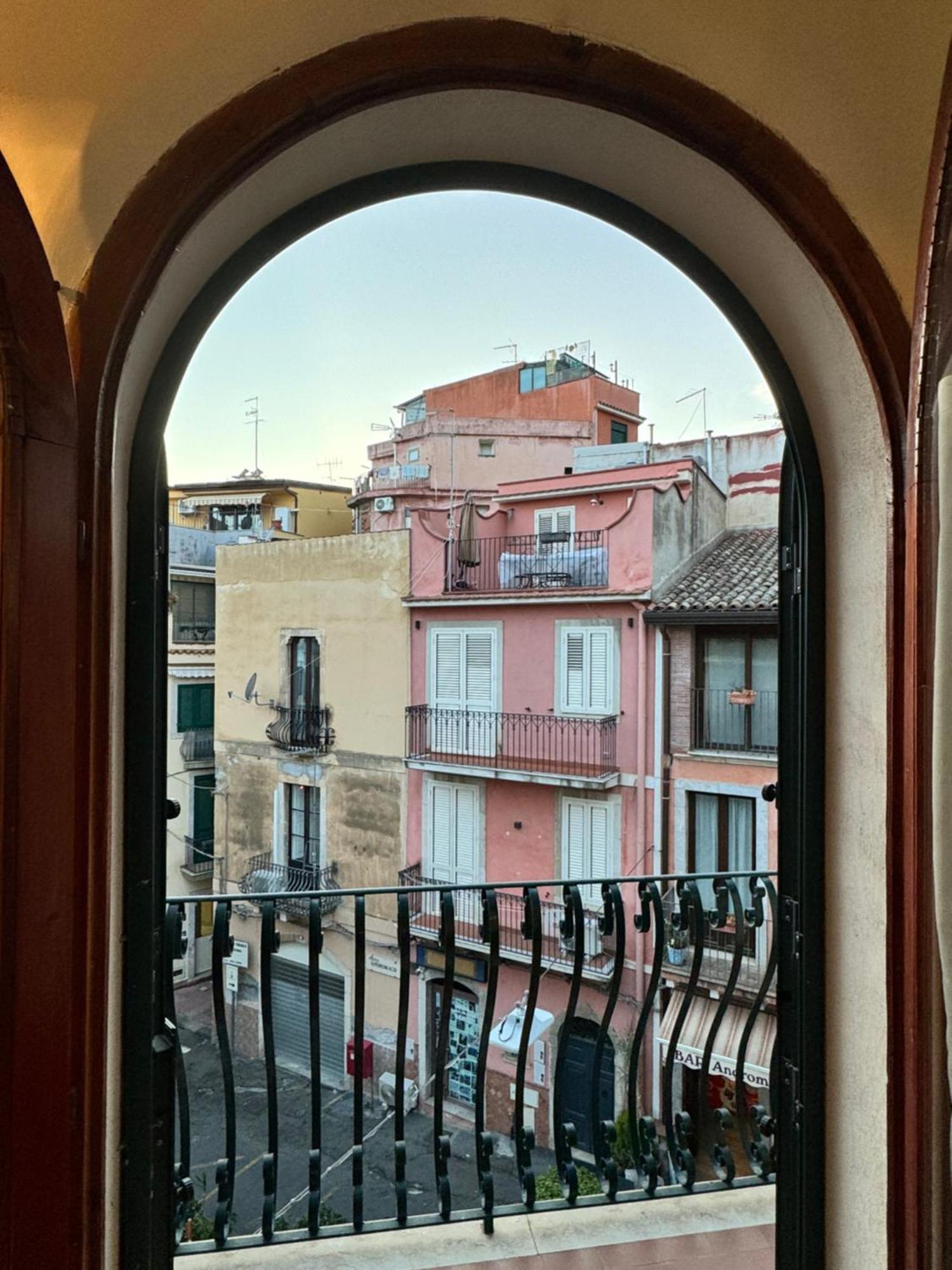 Taormina'S Sun Apartment Exterior photo