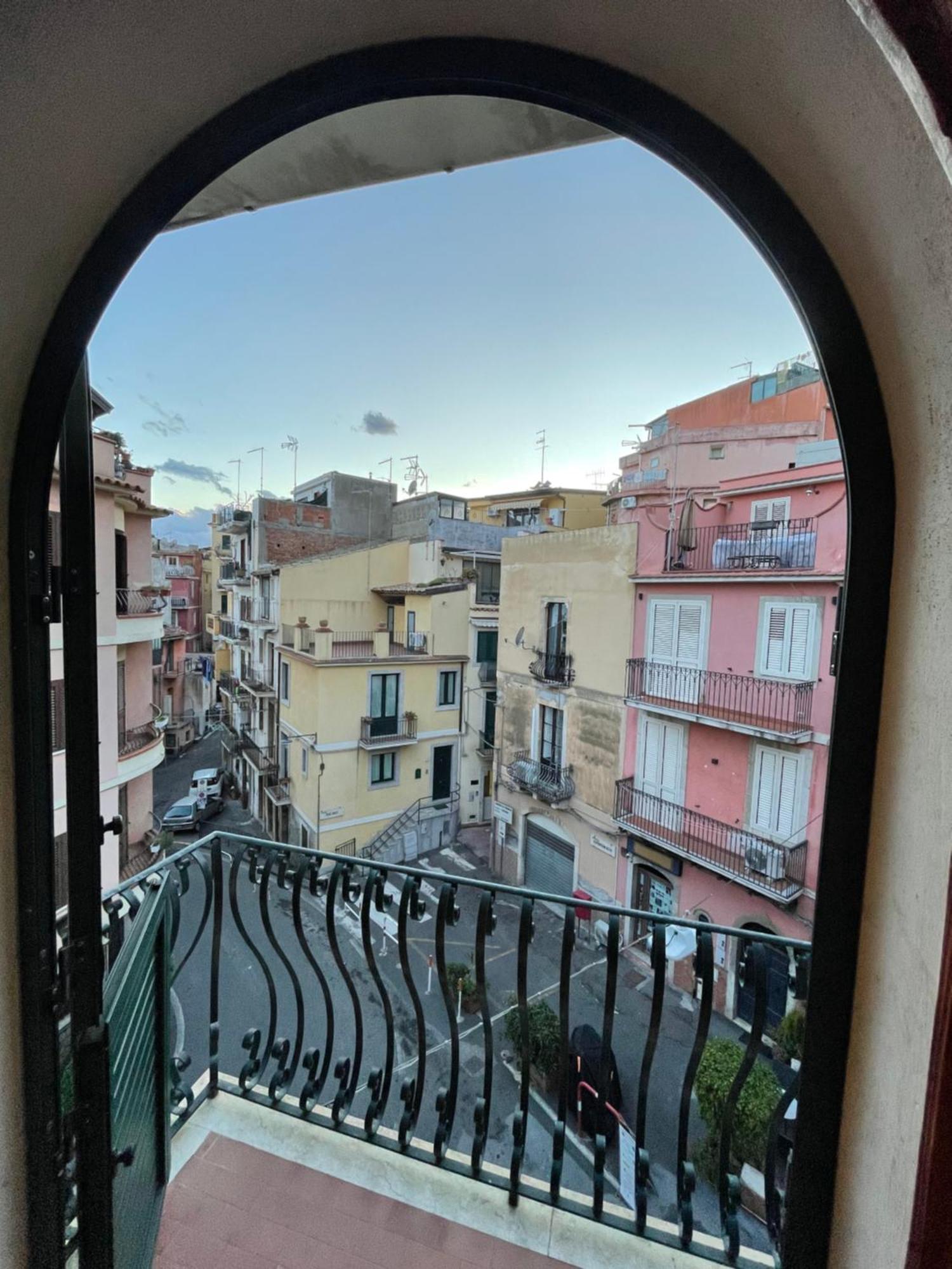 Taormina'S Sun Apartment Exterior photo